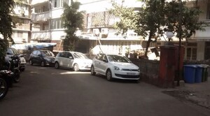 Parking in 2 BHK Apartment at Shyam Niwas CHS, Cumbala Hill – for Sale