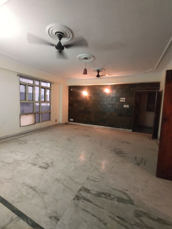 3 BHK + Extra Room Apartment For Sale in Mahagun Mosaic