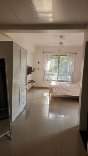 Room in 3.5 BHK Apartment at Darode Jog Blossom Bouleward, Koregaon Park – for Sale