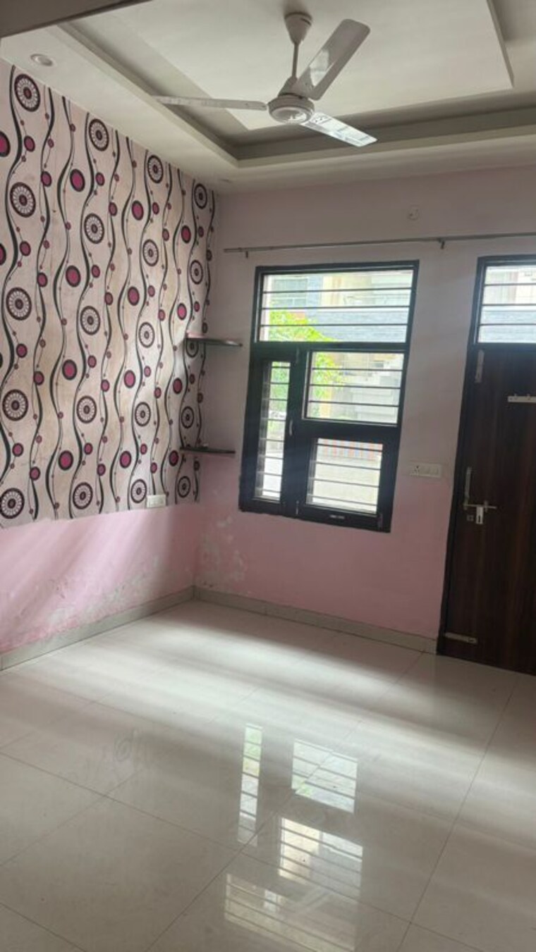 Room, vip road 2 Bedroom 900 Sq.Ft. Apartment In Vip Road Zirakpur 10206662