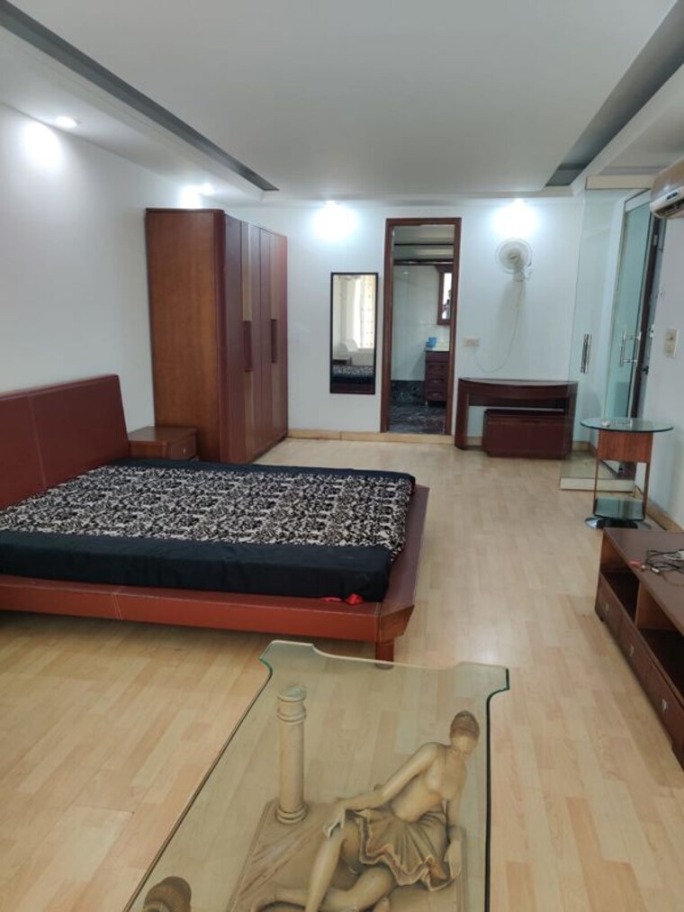 Bedroom, east of kailash 1 Bedroom 1350 Sq.Ft. Builder Floor In East Of Kailash Delhi 10206671