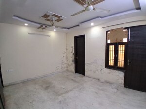 Room in 4 BHK Builder Floor at Rajouri Garden – for Rent