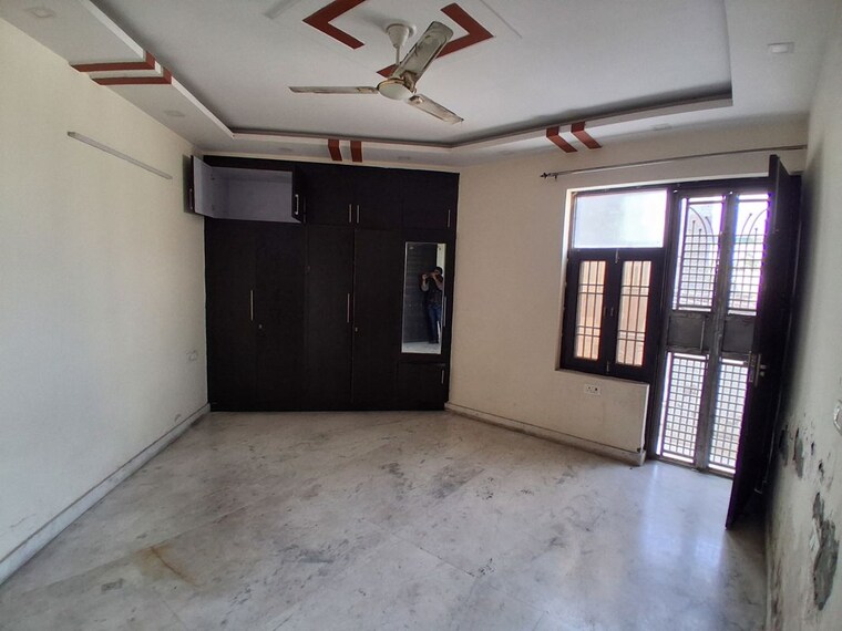 Room, rajouri garden 4 Bedroom 190 Sq.Yd. Builder Floor In Rajouri Garden Delhi 10206673