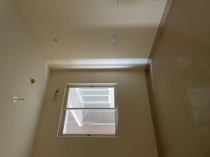 Room in 3 BHK Apartment at Aurobindo The Regent, Kondapur – for Sale