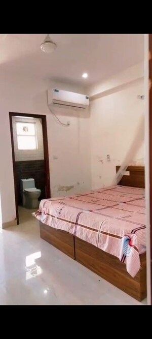 Bedroom in 2 BHK Builder Floor at South City 1 – for Rent