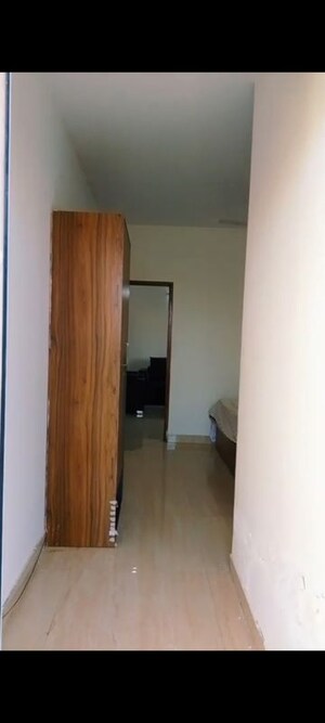 Room in 2 BHK Builder Floor at South City 1 – for Rent