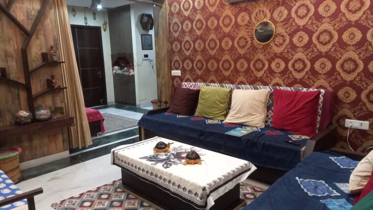 Living Room, sector 15 3 Bedroom 215 Sq.Yd. Builder Floor In Sector 15 Gurgaon 10206764