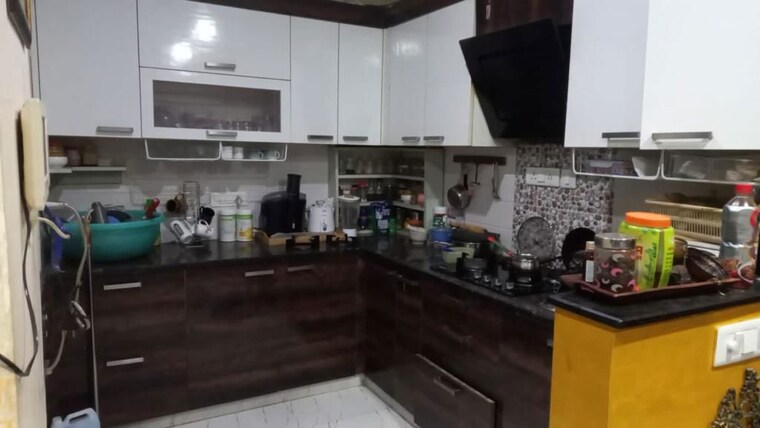 Kitchen, sector 15 3 Bedroom 215 Sq.Yd. Builder Floor In Sector 15 Gurgaon 10206764