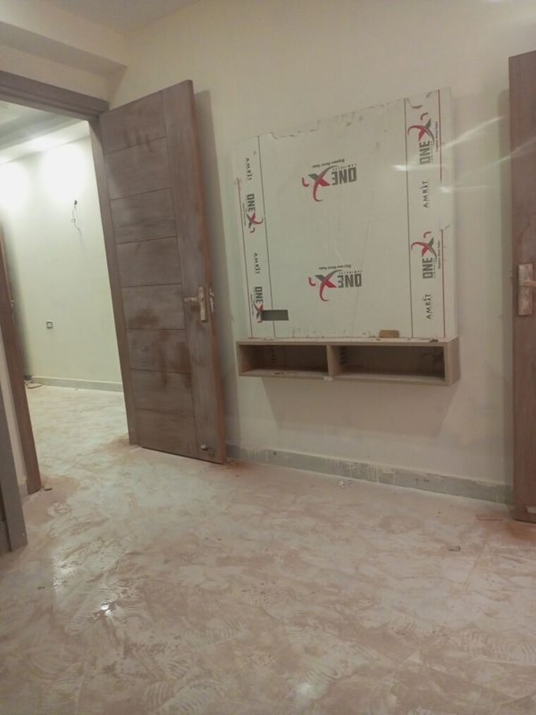 Bathroom, sector 73 3 Bedroom 1350 Sq.Ft. Builder Floor In Sector 73 Noida 10206794