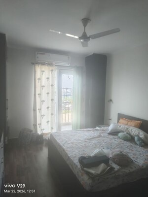 Living Room in 3 BHK Apartment at DLF Oakwood Estate, Dlf Phase ii – for Rent