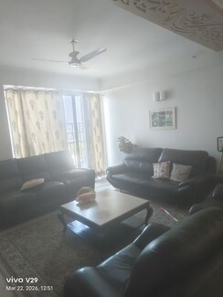 3 BHK Apartment For Rent in DLF Oakwood Estate