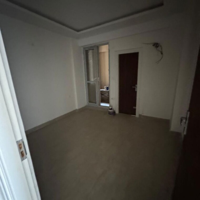 Room, sector 21d 3 Bedroom 250 Sq.Yd. Independent House In Sector 21d Faridabad 10206837