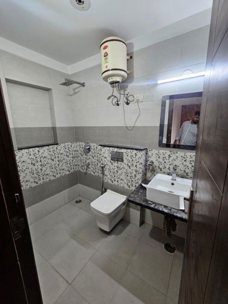 Master Bedroom, sector 46 3 Bedroom 2000 Sq.Ft. Builder Floor In Sector 46 Gurgaon 10206840