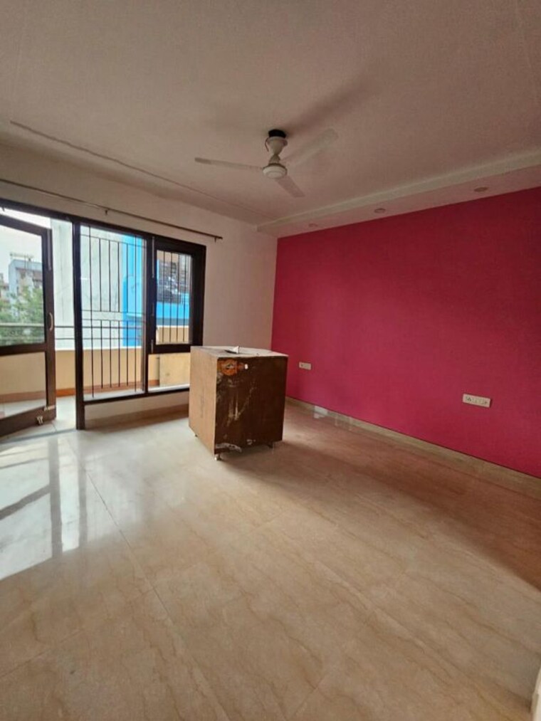 Room, sector 46 3 Bedroom 2000 Sq.Ft. Builder Floor In Sector 46 Gurgaon 10206840
