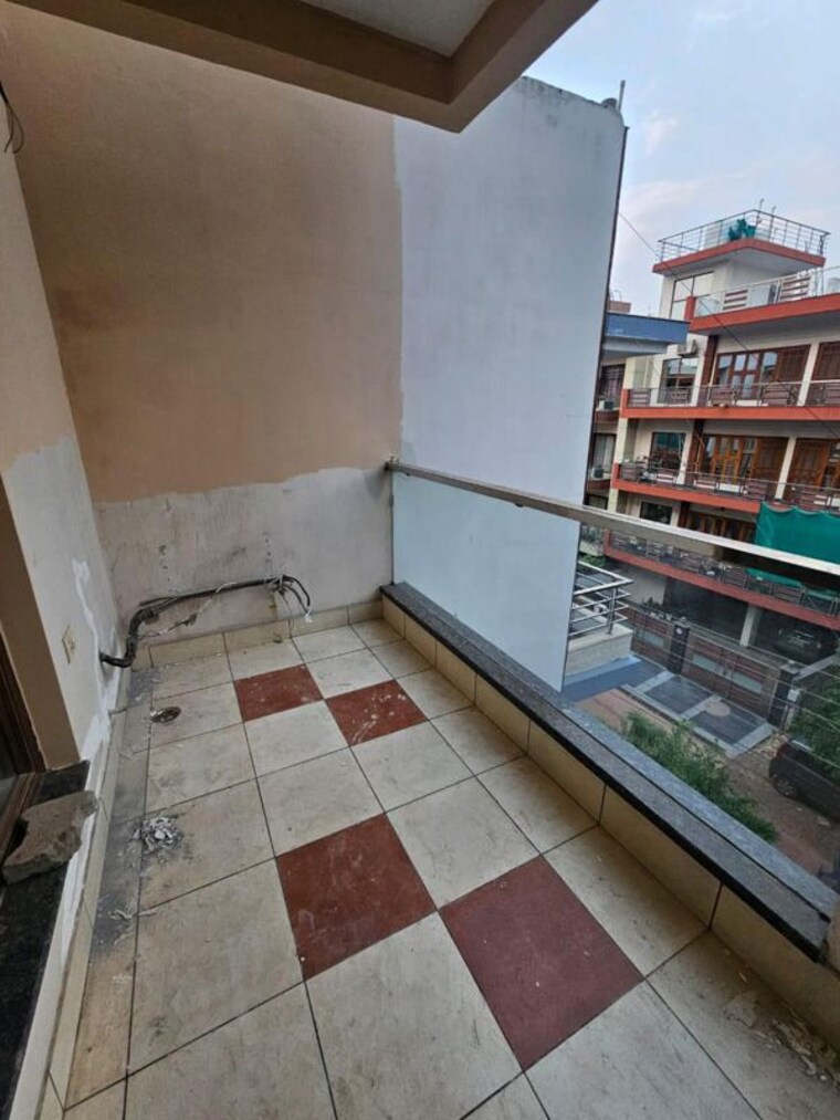 Balcony, sector 46 3 Bedroom 2000 Sq.Ft. Builder Floor In Sector 46 Gurgaon 10206840