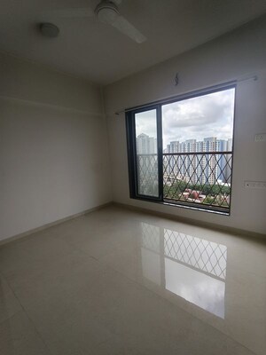 Room in 2 BHK Apartment at Modirealty Vatvriksh, Goregaon West – for Rent