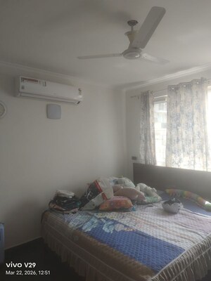 Bedroom in 4 BHK Apartment at DLF Belvedere Towers, Sector 24 – for Rent