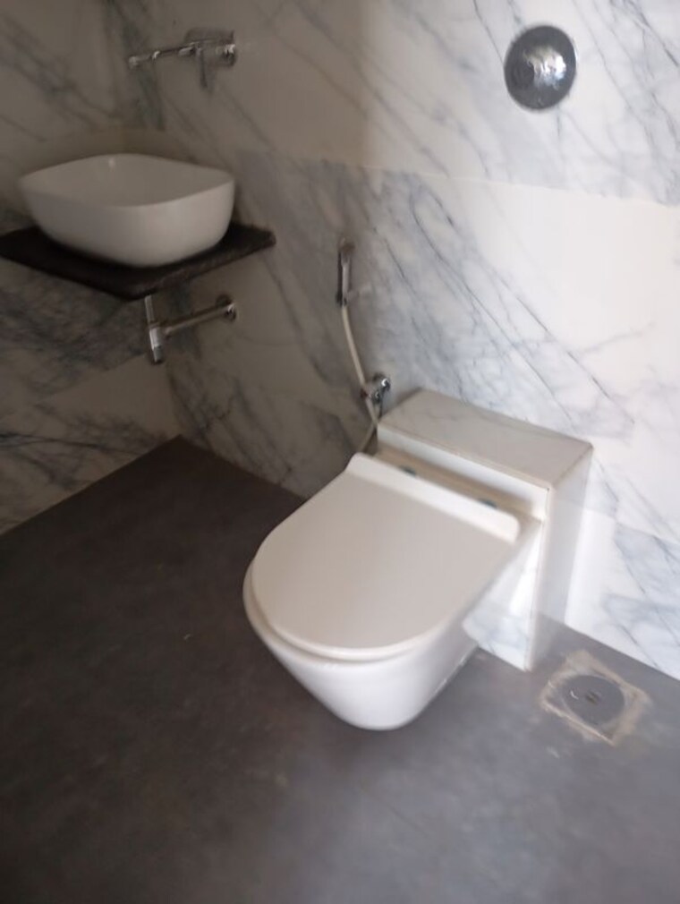 Bathroom, kamla-siddhivinayak 3 Bedroom 975 Sq.Ft. Apartment In Andheri East Mumbai 10206850