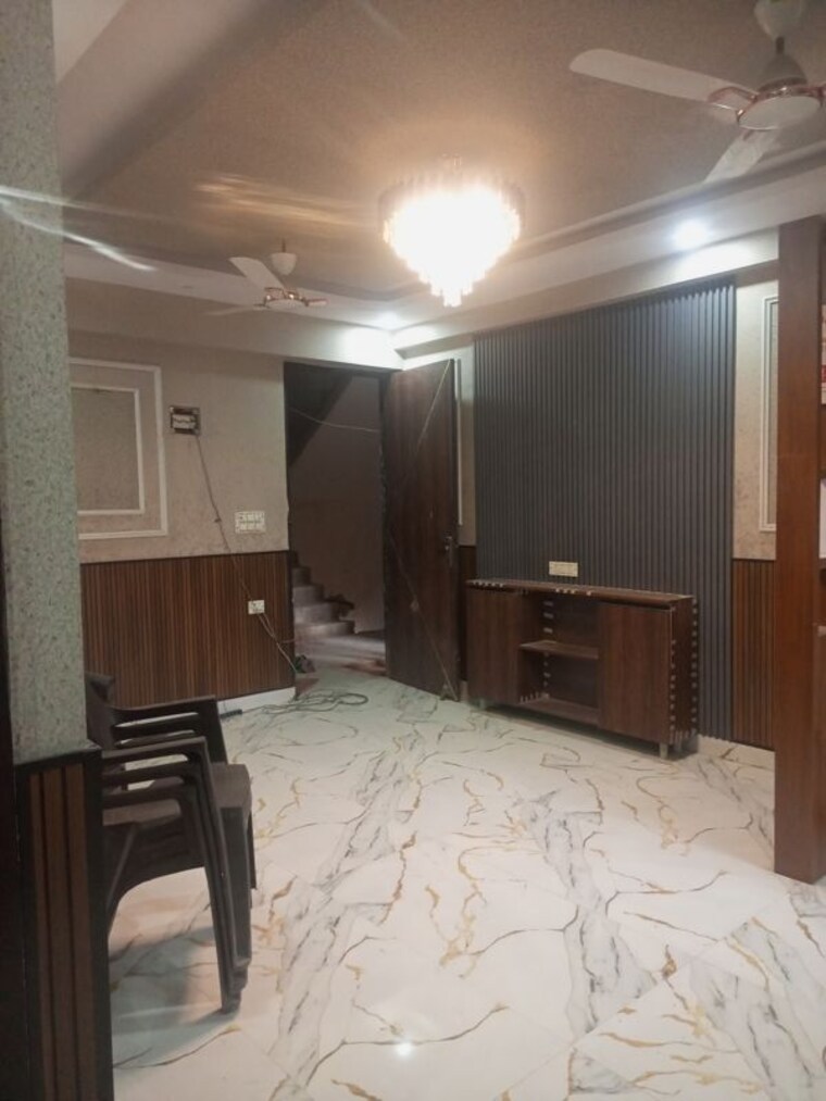 Bedroom, sector 73 1 Bedroom 600 Sq.Ft. Builder Floor In Sector 73 Noida 10206873