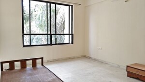 Room in 2 BHK Apartment at Kalpataru Regency I II, Kalyani Nagar – for Rent