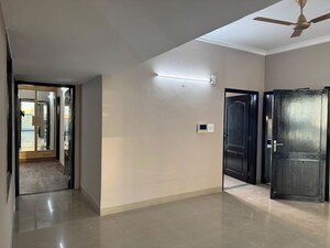 Room in 3 BHK Builder Floor at Ansal Esencia-Mulberry Homes, Sector 67 – for Sale