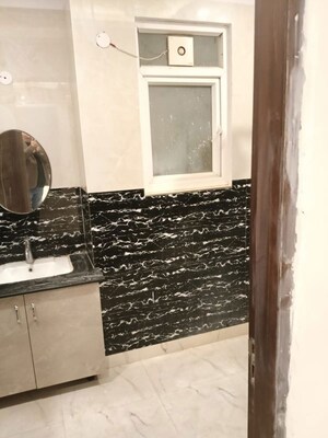 Bathroom in 2 BHK Builder Floor at Ansal Plaza Sector-23, Sector 23 – for Rent