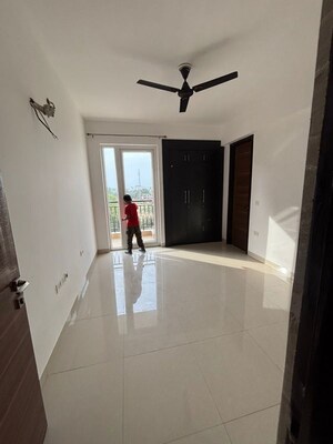 Bathroom in 3.5 BHK Apartment at Shalimar Vista, Gomti Nagar – for Rent