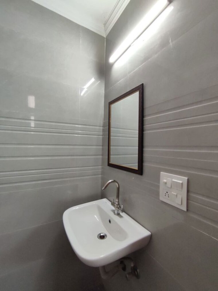 Bathroom, sector 46 2 Bedroom 1299 Sq.Ft. Builder Floor In Sector 46 Gurgaon 10207021