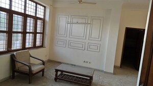 Room in 3 BHK Builder Floor at Ardee City, Sector 52 – for Rent