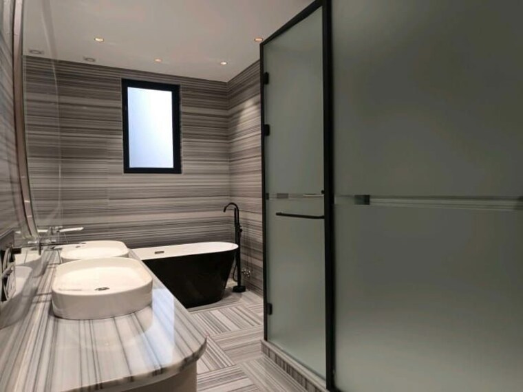 Bathroom, greater kailash i 5 Bedroom 208 Sq.Yd. Independent House In Greater Kailash I Delhi 10207069