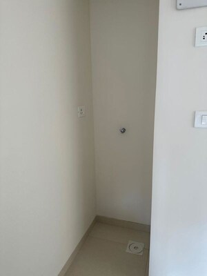 Room in 1 RK Apartment at Godrej Tranquil, Kandivali East – for Sale