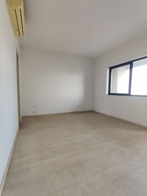 Room in 3 BHK Apartment at Ireo Skyon, Sector 60 – for Sale