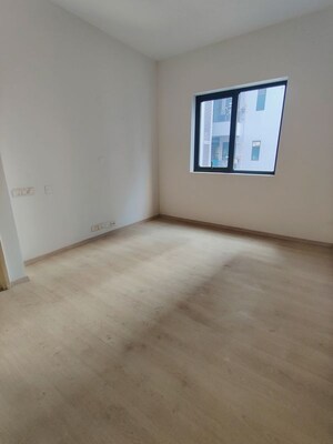 Room in 3 BHK Apartment at Ireo Skyon, Sector 60 – for Sale