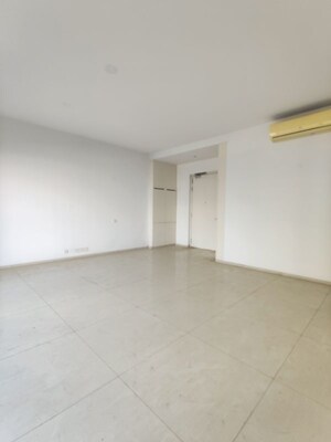 Room in 3 BHK Apartment at Ireo Skyon, Sector 60 – for Sale