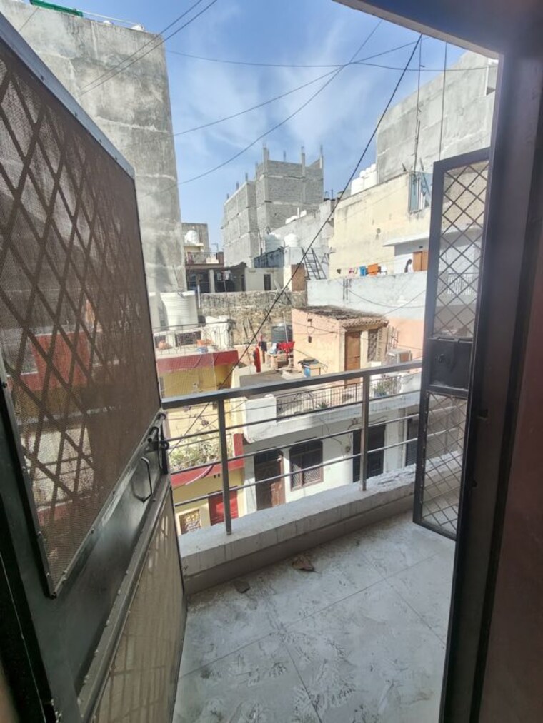 Balcony, neb sarai 2 Bedroom 850 Sq.Ft. Builder Floor In Neb Sarai Delhi 10207122