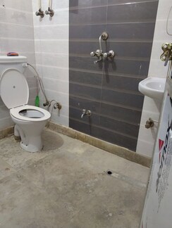 2 BHK Builder Floor For Rent in Neb Sarai