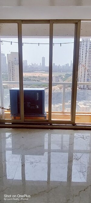 Room in 3.5 BHK Apartment at Neumec Chandelier Court, Worli – for Rent