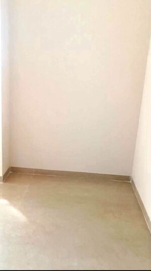 Room in 2 BHK Apartment at F5 Felicia, Hadapsar – for Rent