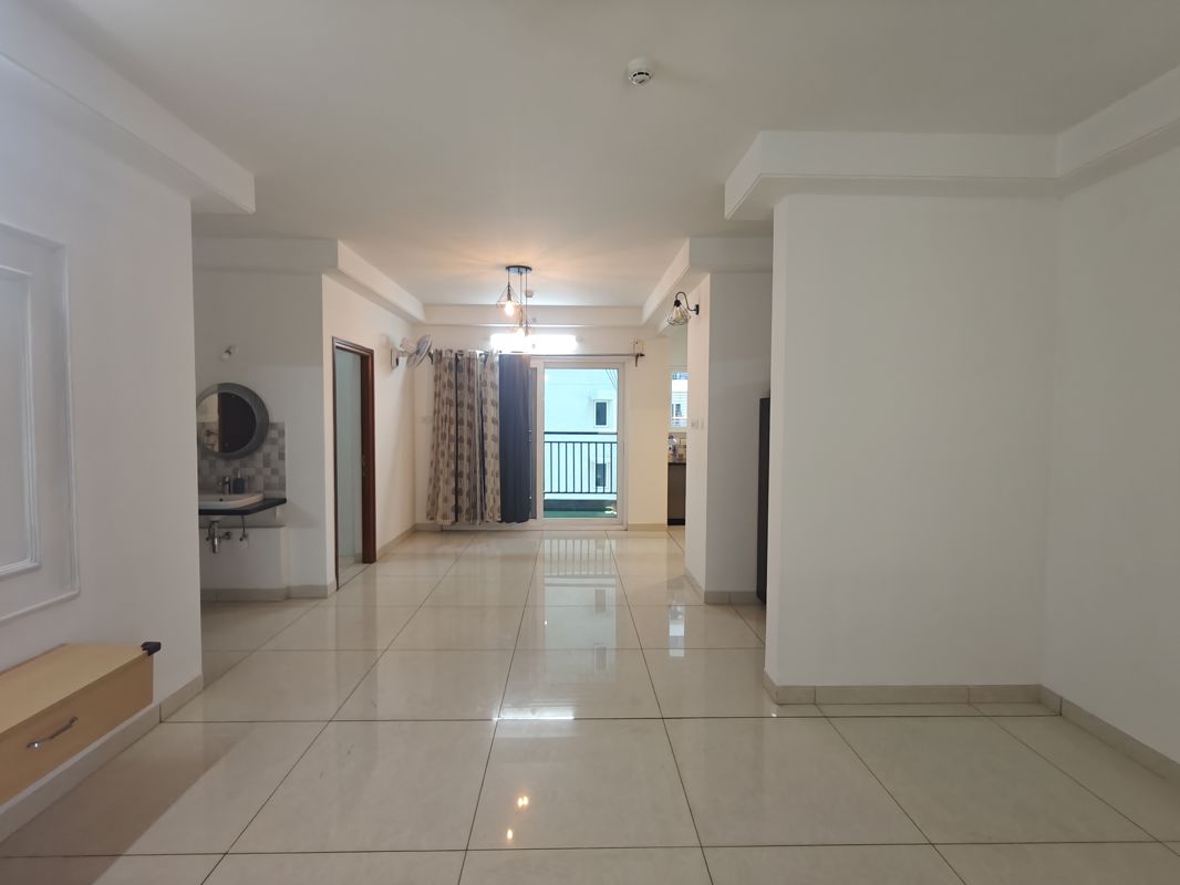 2.5 BHK +  1550 Sq.Ft. Apartment in Aparna Sarovar Zenith