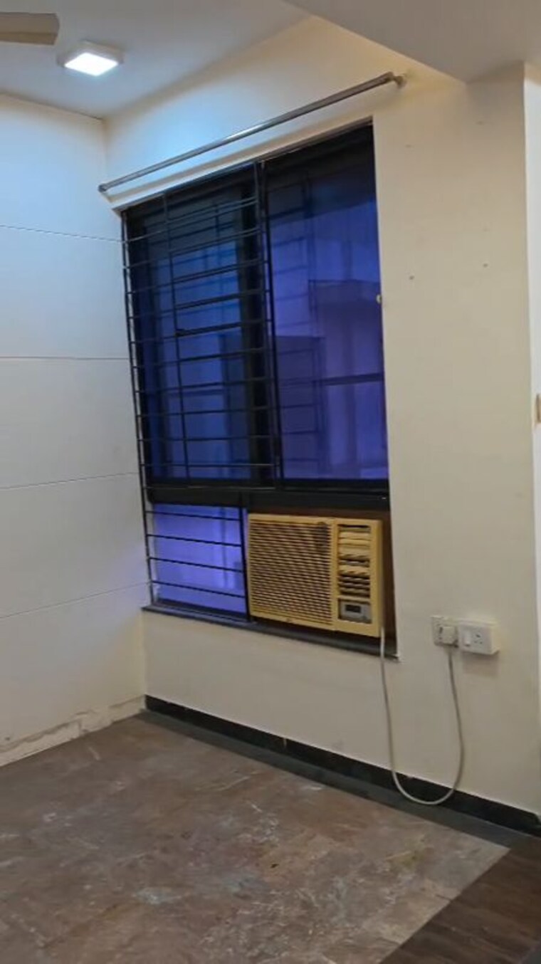 Room, hiranandani-estate 1.5 Bedroom 400 Sq.Ft. Apartment In Ghodbunder Road Thane 10207144