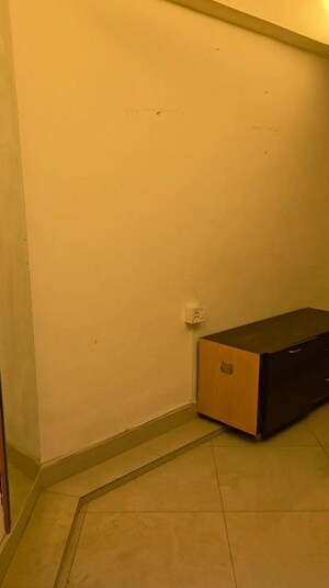 Room in 1.5 BHK Apartment at Hiranandani Estate, Ghodbunder Road – for Rent