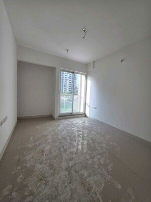 Room in 2 BHK Apartment at Sheth Avalon, Laxmi Nagar – for Sale