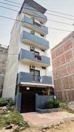 1 Rk  + Servant Room 100 Sq.Ft. Builder Floor in Saurabh Niwas