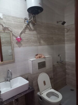 Bathroom in 1.5 BHK Builder Floor at AS Tower, Sector 45 – for Rent