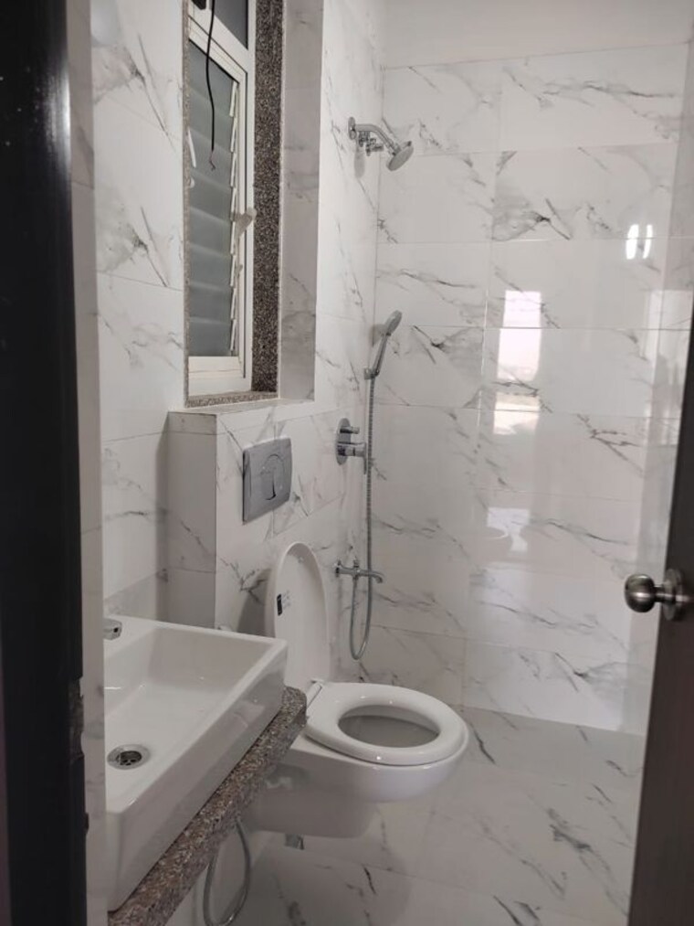 Bathroom, hubtown-rising-city 2 Bedroom 650 Sq.Ft. Apartment In Ghatkopar East Mumbai 10207172