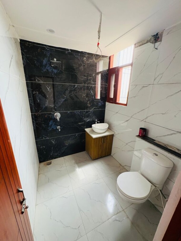Bathroom, sunny enclave 3 Bedroom 150 Sq.Yd. Apartment In Sunny Enclave Mohali 10207183