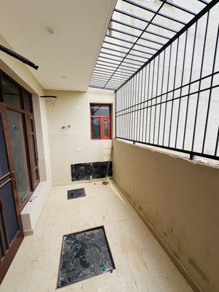 Balcony, sunny enclave 3 Bedroom 150 Sq.Yd. Apartment In Sunny Enclave Mohali 10207183