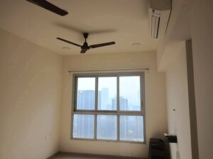 Room in 2 BHK Apartment at Piramal Vaikunth, Balkum Pada – for Rent