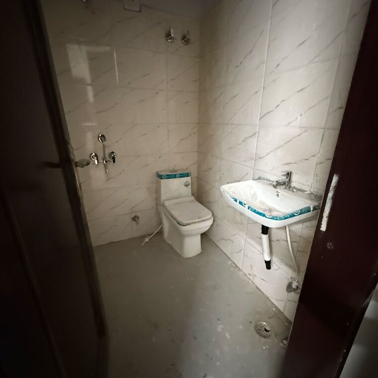Bathroom, dharam colony 2 Bedroom 260 Sq.Ft. Builder Floor In Dharam Colony Gurgaon 10207197