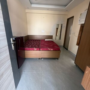Room in 2 BHK Builder Floor at Dharam Colony – for Rent